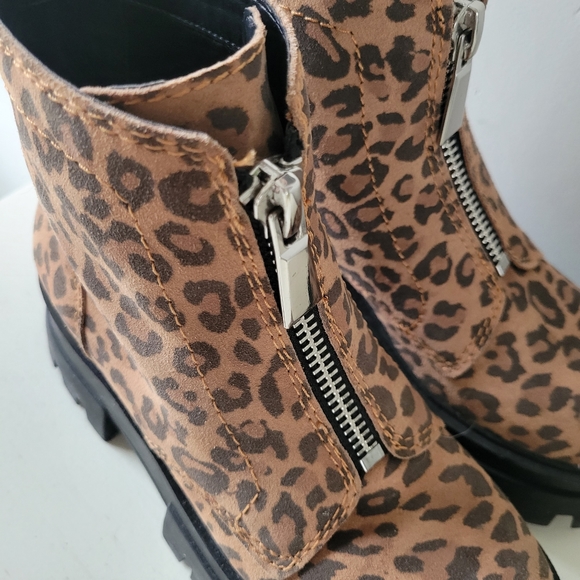 LeopRd Boots - Picture 4 of 4